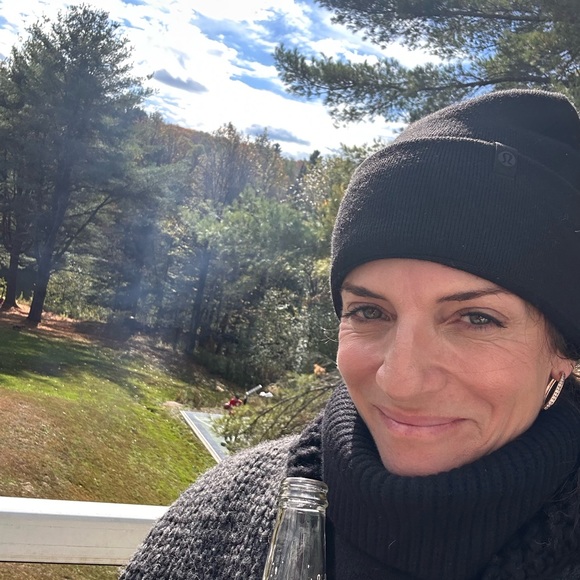 Meet your Posher, Laurie - Picture 2 of 2